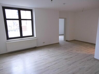 Wohnung zur Miete 390 € 3 Zimmer 73,3 m² Erdgeschoss Mylau Mylau ß8499
