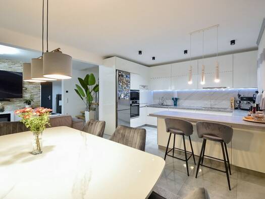 Doppelhaushälfte zum Kauf 795.000 € 5 Zimmer 140 m² 370 m² Grundstück Haberskirch Friedberg 86316