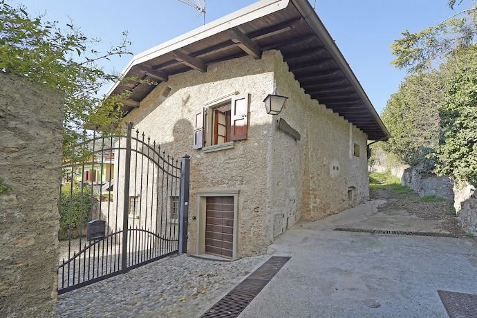 Einfamilienhaus zum Kauf 740.000 € 4 Zimmer 160 m²<br/>Wohnfläche ab sofort<br/>Verfügbarkeit Via Ponte Lefà, 1 Gargnano 25084