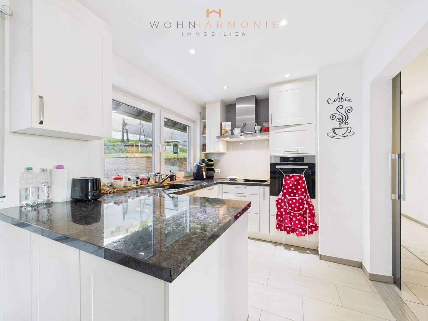 Immobilie in Wiernsheim - Großzügiges Einfamilienhaus mit Garten, Balkon und separater Wohnung - Bild 4