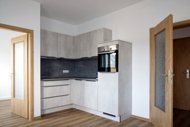 Wohnung zur Miete 240 € 2 Zimmer 30,3 m² 1. Geschoss Fritz-Ebert-Straße 12 Greiz Greiz 07973