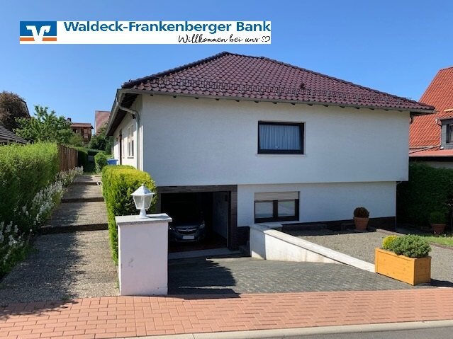 Einfamilienhaus zum Kauf 245.000 € 9 Zimmer 214 m²<br/>Wohnfläche 670 m²<br/>Grundstück Reddighausen Hatzfeld (Eder)-Reddighausen 35116