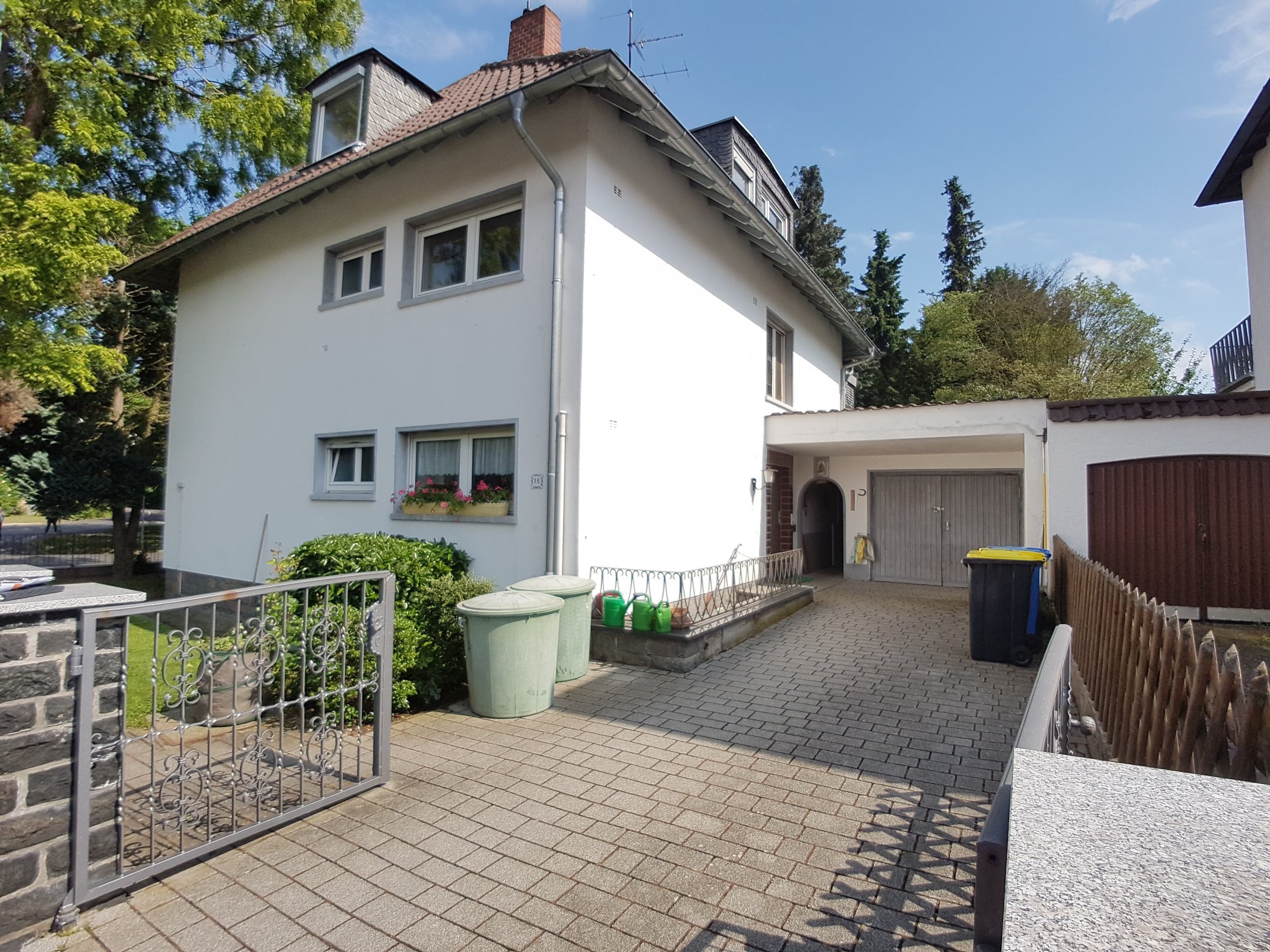 Mehrfamilienhaus zum Kauf 750.000 € 7,5 Zimmer 223 m²<br/>Wohnfläche 636 m²<br/>Grundstück Friedberg Friedberg (Hessen) 61169