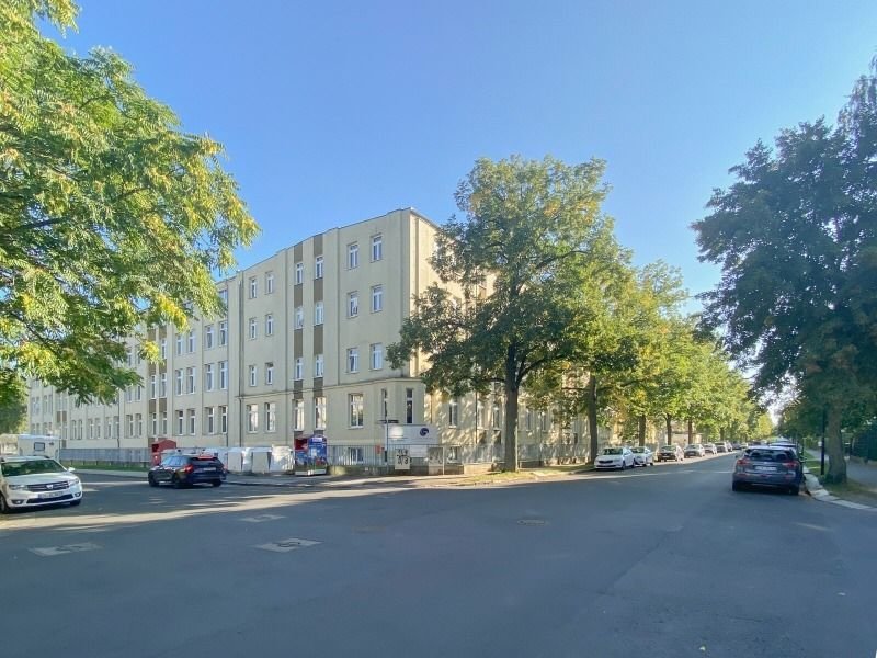 Büro-/Praxisfläche zur Miete 4,50 € 3.031,1 m²<br/>Bürofläche ab 92 m²<br/>Teilbarkeit Gruna (Am Knie) Dresden 01277