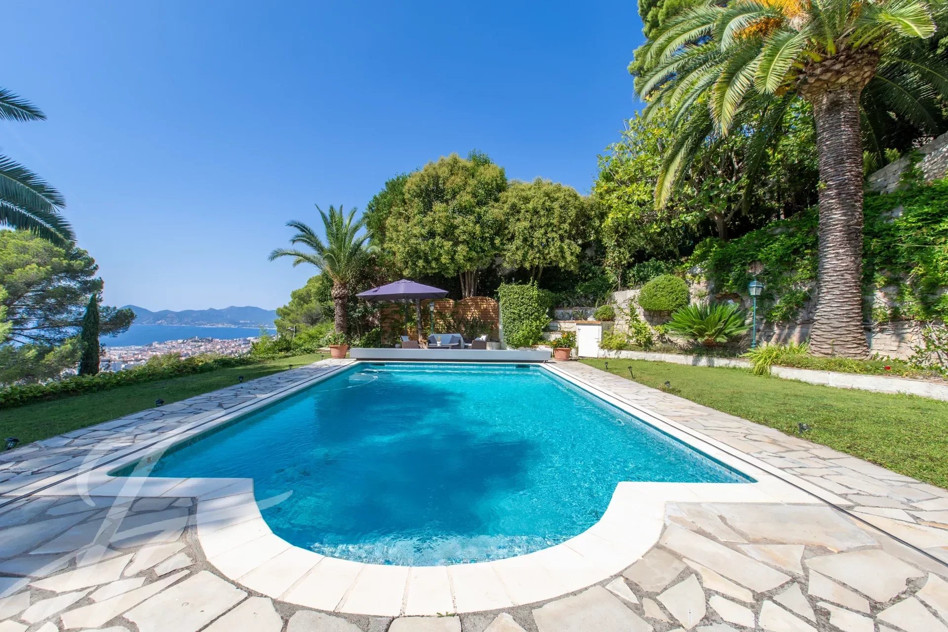 Villa zum Kauf provisionsfrei 3.200.000 € 5 Zimmer 230 m²<br/>Wohnfläche 1.666 m²<br/>Grundstück La Maure-Super Cannes Cannes 06400