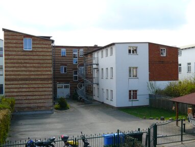 Wohnung zur Miete 706,69 € 4 Zimmer 83,1 m² Erdgeschoss Kasernenstr. 2 Neustrelitz Neustrelitz 17235