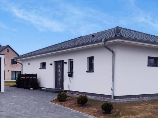 Bungalow zum Kauf provisionsfrei 472.000 € 3 Zimmer 102 m² 880 m² Grundstück Schwaan 18258