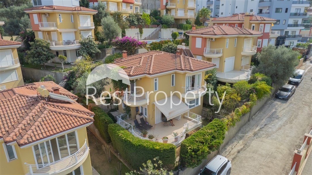 Villa zum Kauf provisionsfrei 242.000 € 5 Zimmer 260 m²<br/>Wohnfläche 350 m²<br/>Grundstück ab sofort<br/>Verfügbarkeit Kargicak Alanya