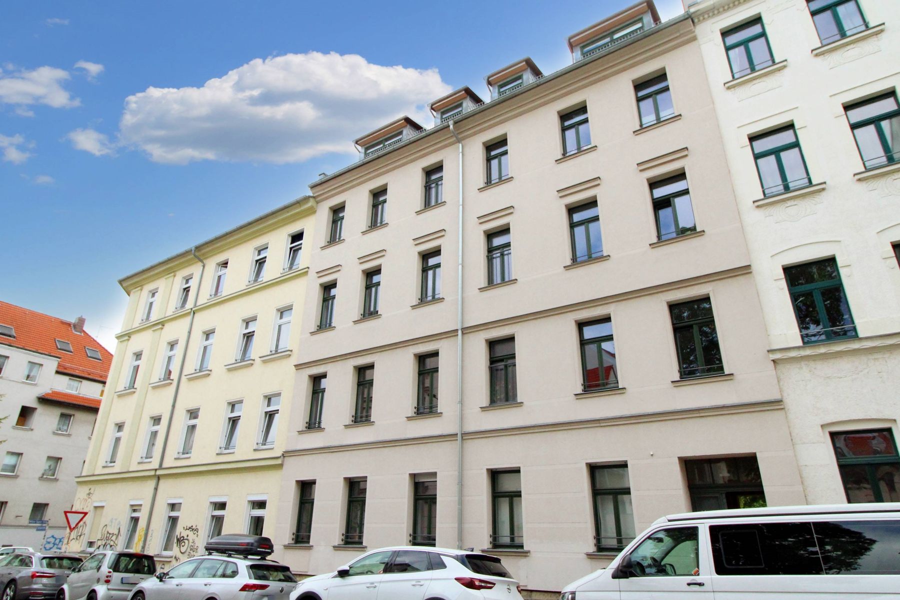 Mehrfamilienhaus zum Kauf 1.250.000 € 17 Zimmer 485,6 m²<br/>Wohnfläche 750,2 m²<br/>Grundstück Altlindenau Leipzig 04177