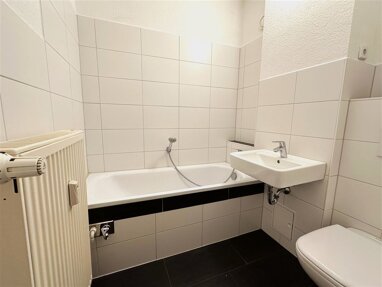 Wohnung zur Miete 189 € 1 Zimmer 32 m² 1. Geschoss Dortmunder Straße 1 Neuplanitz 552 Zwickau 08062