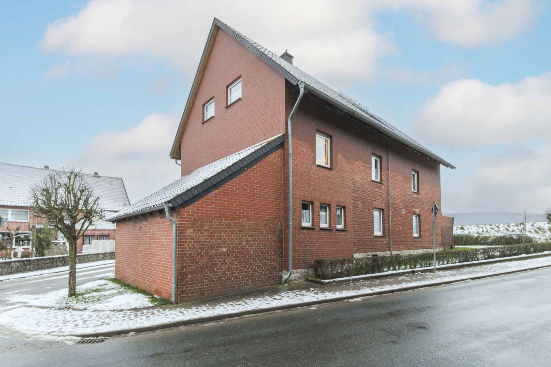 Mehrfamilienhaus zum Kauf Provisionsfrei 199.000 € 10 Zimmer 388,2 m²<br/>Grundstück Hackenstedt Holle 31188