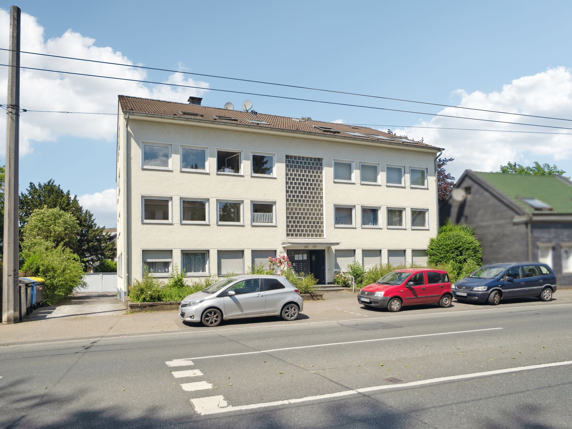 Mehrfamilienhaus zum Kauf 995.000 € 24 Zimmer 734 m²<br/>Wohnfläche 905 m²<br/>Grundstück Rosenkamp - Weyer Solingen 42719
