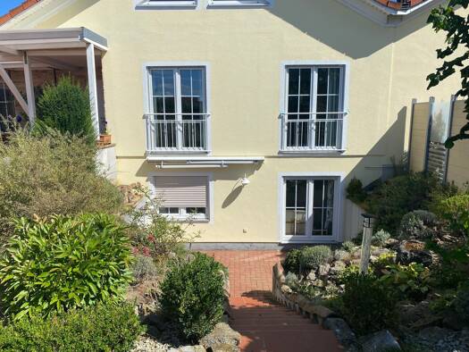 Doppelhaushälfte zur Miete 2.000 € 5 Zimmer 155 m² frei ab 01.01.2026 Mahlholzweg 4 Gerolzhofen 97447