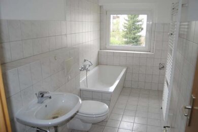 Wohnung zum Kauf 48.000 € 3 Zimmer 61,4 m² Haselbrunn Plauen 08525