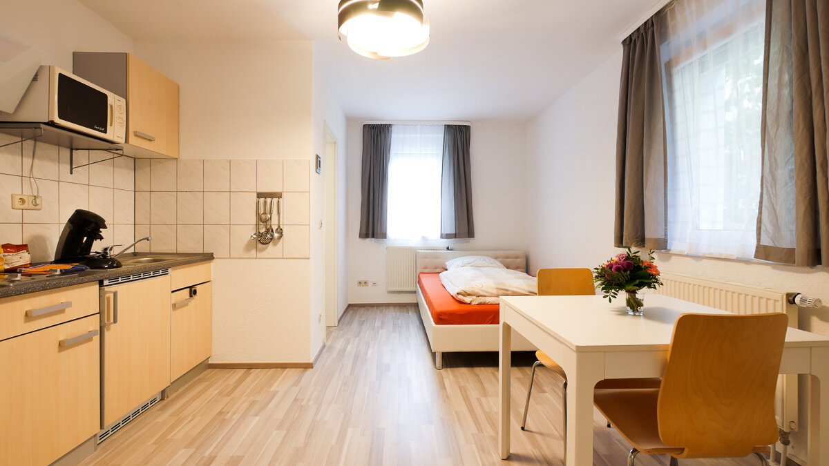 Studio zur Miete Wohnen auf Zeit 990 € 1 Zimmer 25 m²<br/>Wohnfläche 03.11.2024<br/>Verfügbarkeit Erwin-Bälz-Straße Waldau Stuttgart 70597