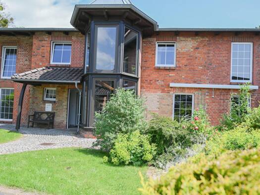 Mehrfamilienhaus zum Kauf 350.000 € 7 Zimmer 239 m² 555 m² Grundstück Abtshagen Wittenhagen 18510