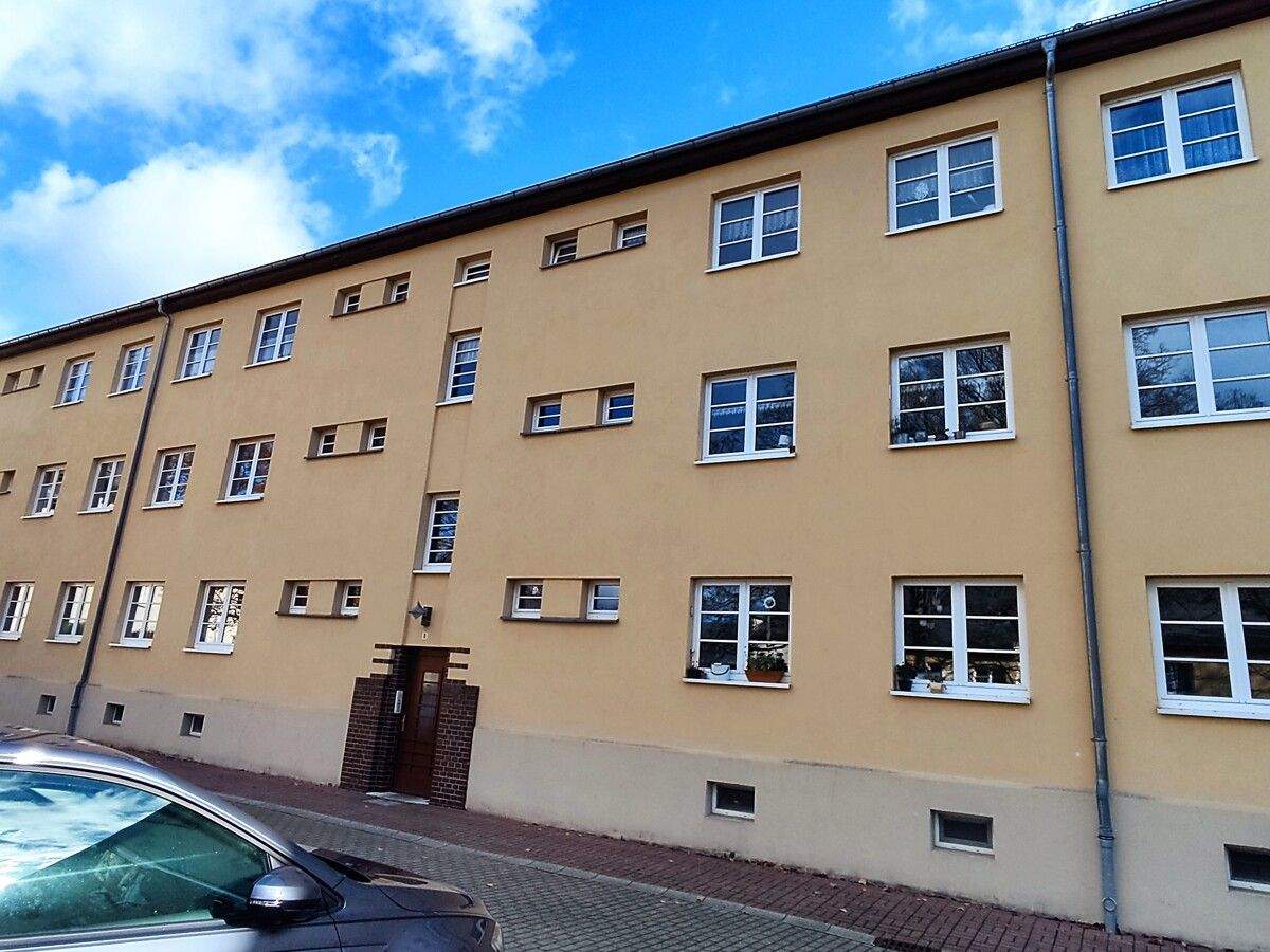 Vermietete 3-Zi.-Wohnung auf Erbbaugrundstück - im Grünen!