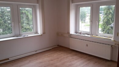 Wohnung zur Miete 393 € 4 Zimmer 80 m² 2. Geschoss frei ab sofort Helbersdorfer Straße Helbersdorf Chemnitz 09120