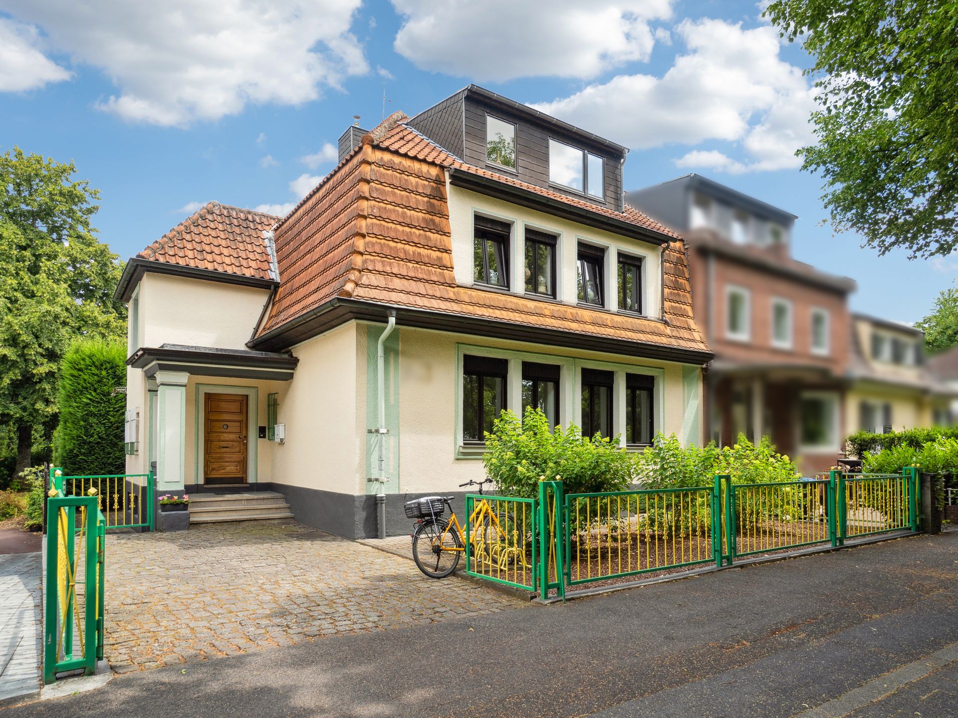 Mehrfamilienhaus zum Kauf 800.000 € 8 Zimmer 152 m²<br/>Wohnfläche 617 m²<br/>Grundstück Benrath Düsseldorf 40593