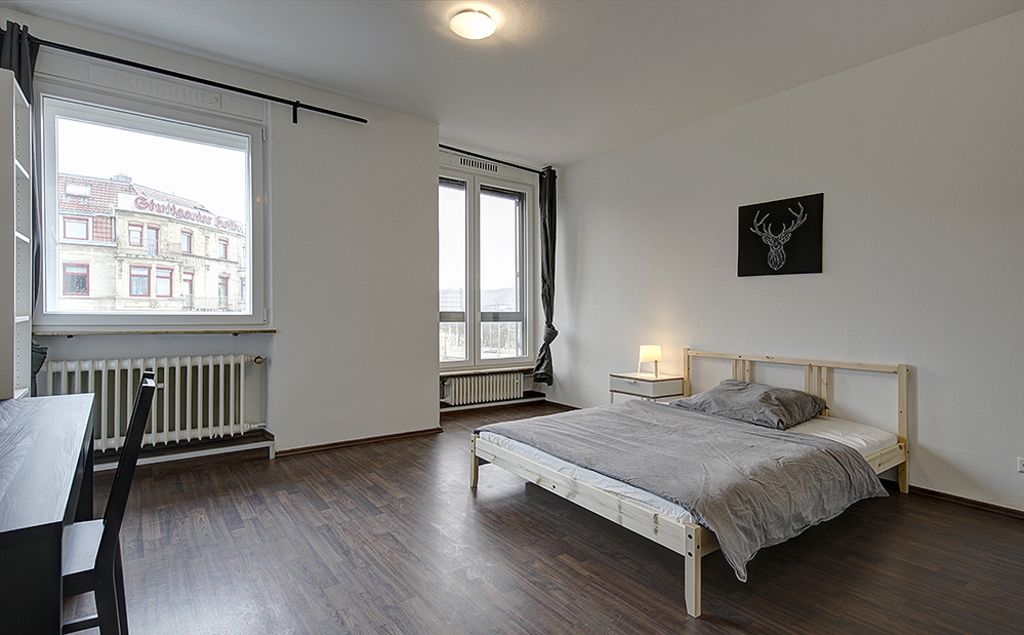 Wohnung zur Miete Wohnen auf Zeit 616 € 4 Zimmer 21,5 m²<br/>Wohnfläche 19.09.2024<br/>Verfügbarkeit König-Karl-Straße 84 Cannstatt - Mitte Stuttgart 70372