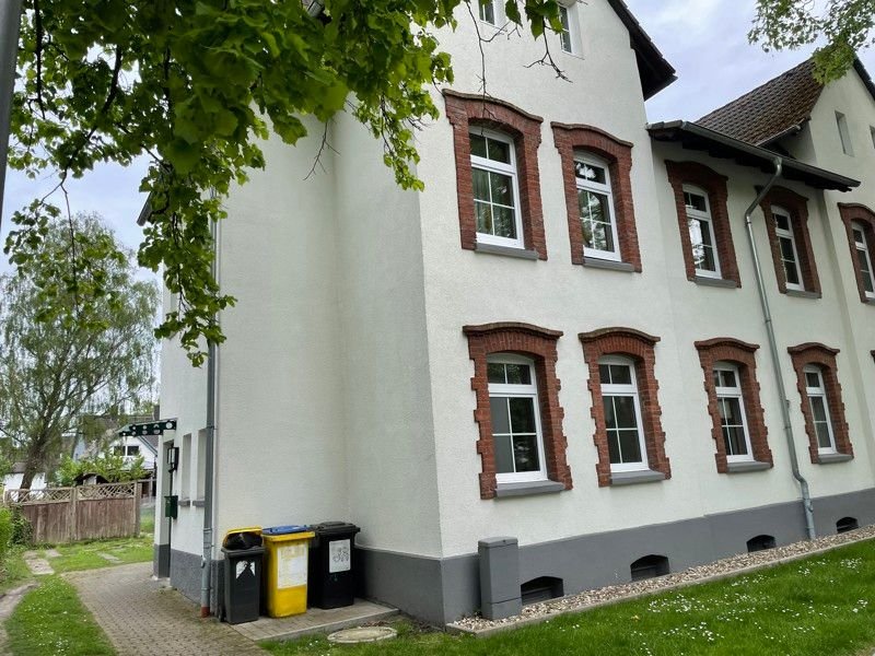 Wohnung zur Miete 525 € 2 Zimmer 52,2 m²<br/>Wohnfläche 10.11.2024<br/>Verfügbarkeit Husarenstr. 8 Niedereving Dortmund 44339