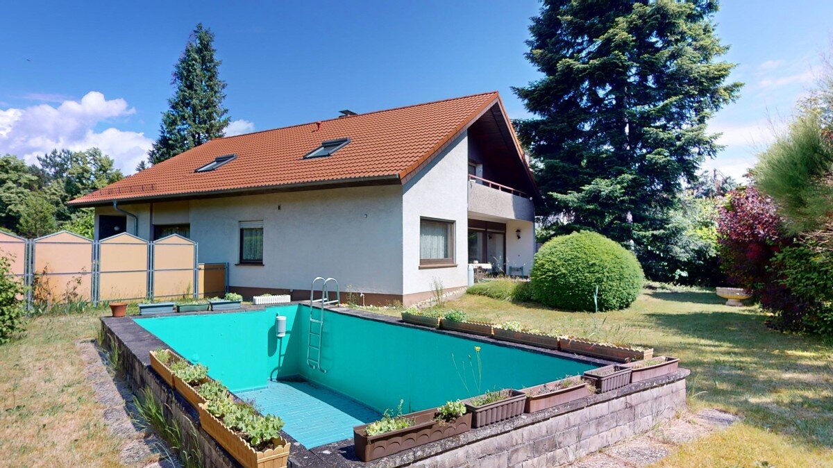 Einfamilienhaus zum Kauf 1.190.000 € 11 Zimmer 298,4 m²<br/>Wohnfläche 889 m²<br/>Grundstück Bert-Brecht-Straße 1 Daxlanden - Daxlanden - Ost Karlsruhe / Daxlanden 76189