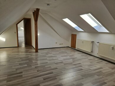 Wohnung zur Miete 225 € 1 Zimmer 38,4 m² 3. Geschoss frei ab sofort Sondershäuser Landstraße 2A Schlotheim Nottertal-Heilinger Höhen 99994