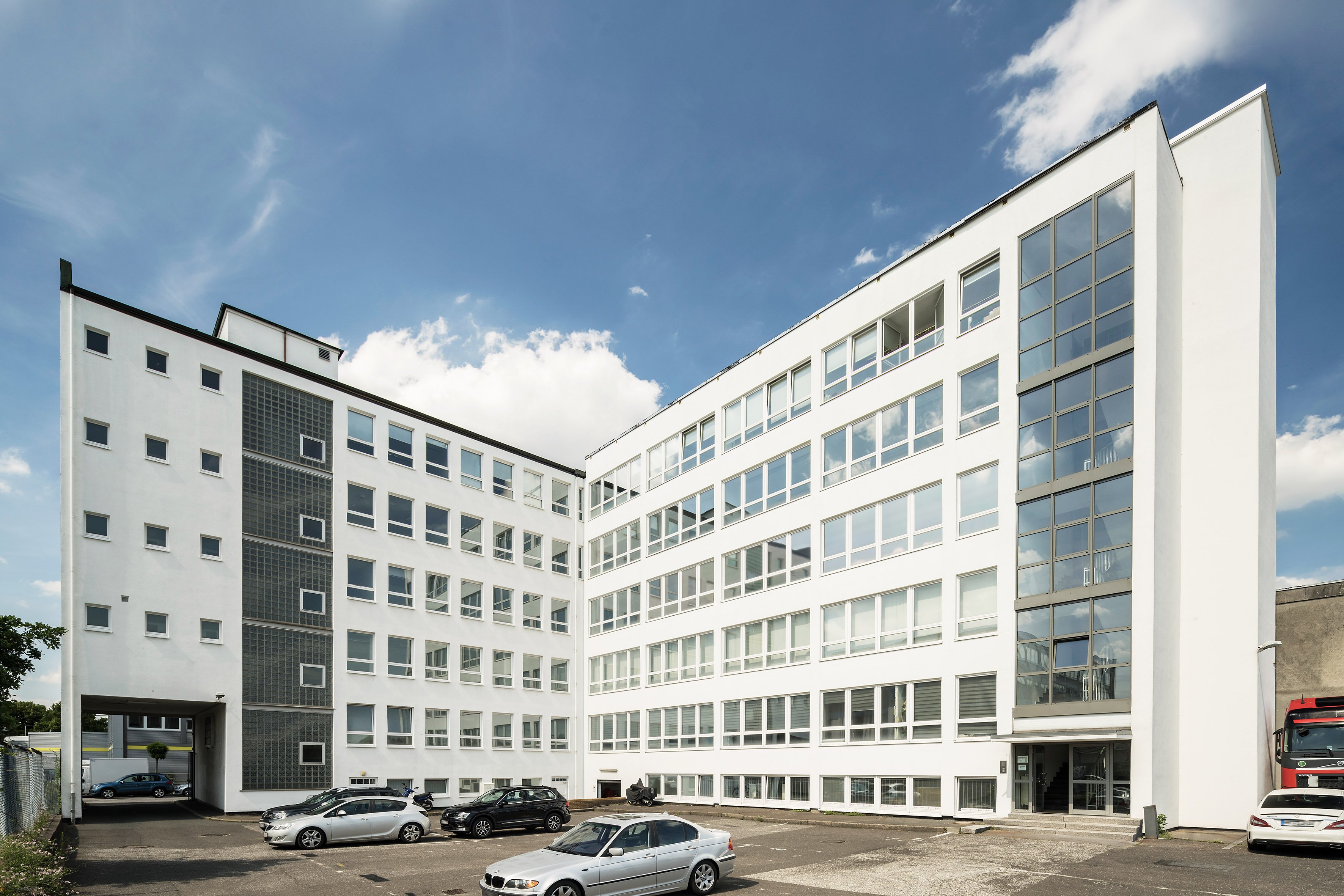 Bürogebäude zur Miete 7,25 € 45 Zimmer 1.880 m²<br/>Bürofläche Ab 340 m²<br/>Teilbarkeit Hammerbrook Hamburg 20537