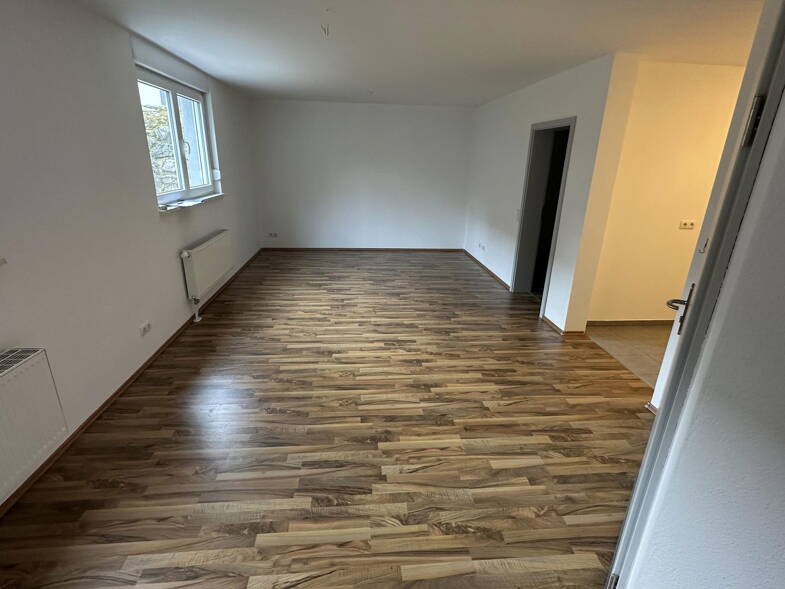 Wohnung zur Miete 710 € 2 Zimmer 56 m² Souterrain, 1. Geschoss frei ab sofort Reichsdorfstraße 1 Sennfeld 97526