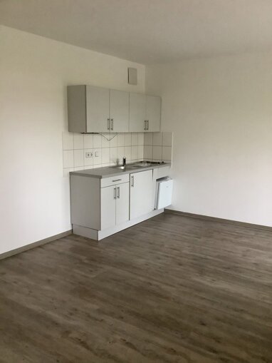 Wohnung zur Miete 266,70 € 1 Zimmer 38,1 m² 1. Geschoss Walther Rathenau-Straße 43 Nordfront Magdeburg 39106