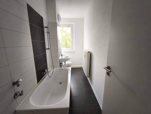 Wohnung zur Miete 447 € 4 Zimmer 72 m² 2. Geschoss Karl-Liebknecht-Straße 61 Sangerhausen 06526