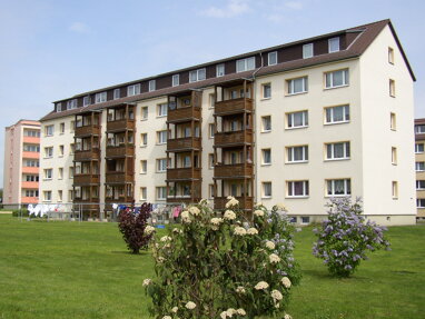 Wohnung zur Miete 325,44 € 3 Zimmer 59,2 m² frei ab sofort Adolf-Damaschke-Str. 51a Oelsnitz Oelsnitz 08606