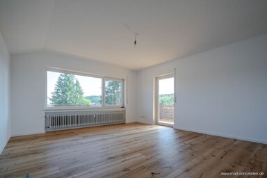 Wohnung zur Miete 975 € 2,5 Zimmer 86 m² Hilzingen Hilzingen 78247