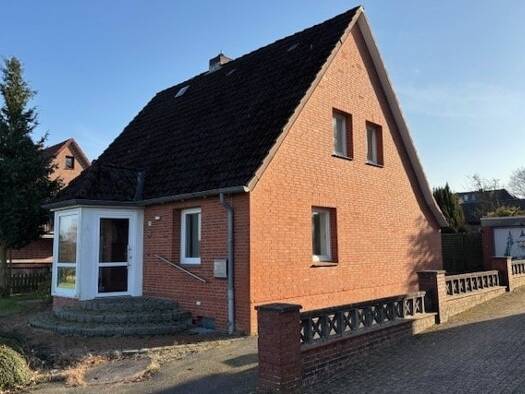 Einfamilienhaus zum Kauf 250.000 € 5 Zimmer 122 m² 720 m² Grundstück Nütschau Travenbrück 23843