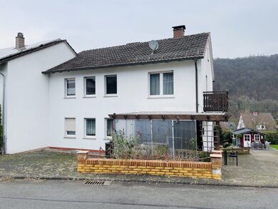 Doppelhaushälfte zum Kauf 139.500 € 8 Zimmer 151,4 m² 485 m² Grundstück Bad Karlshafen Bad Karlshafen 34385