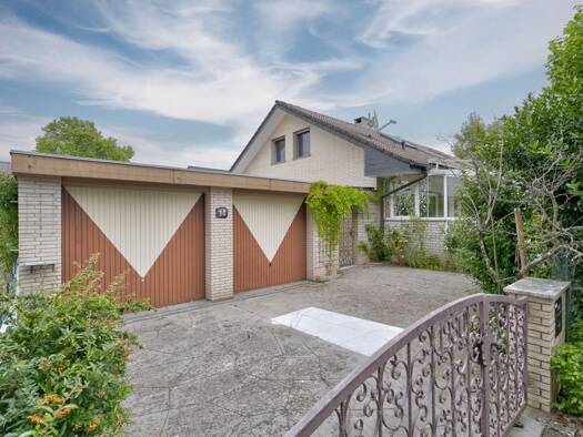 Einfamilienhaus zum Kauf 749.000 € 7 Zimmer 274 m² 662 m² Grundstück Efringen-Kirchen 79588