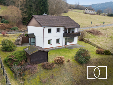 Haus zum Kauf 219.000 € 7 Zimmer 172 m² 695 m² Grundstück Warmensteinach Warmensteinach 95485
