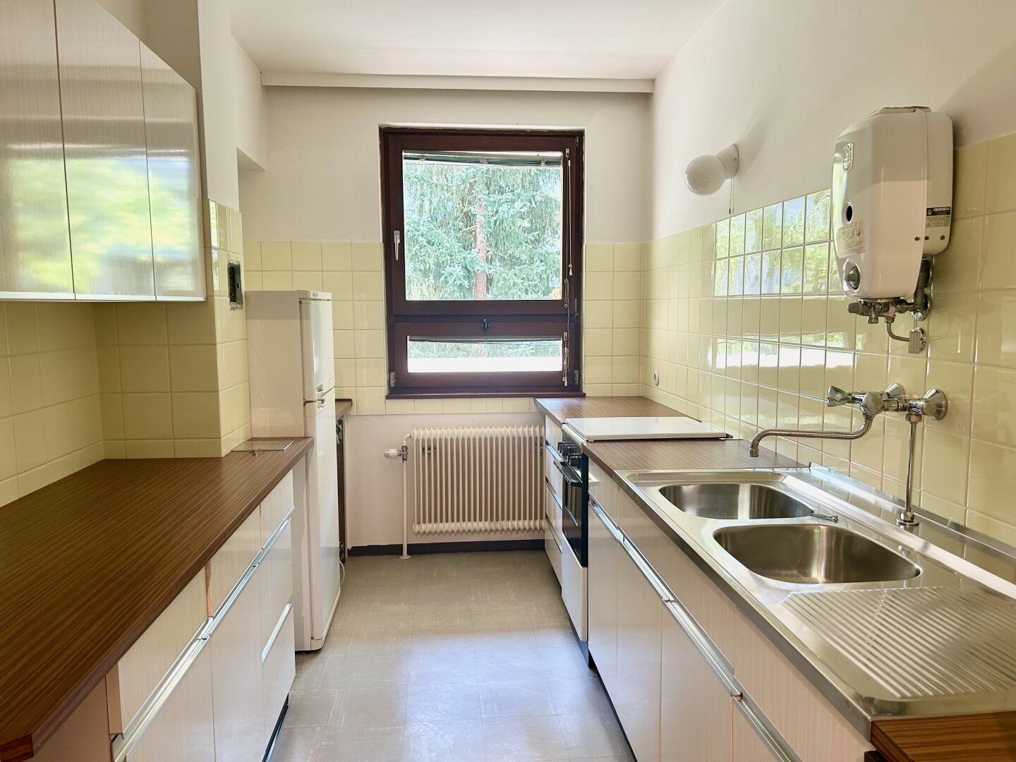 Wohnung zum Kauf 290.000 € 2 Zimmer 82 m²<br/>Wohnfläche 1.<br/>Geschoss Wien 1130