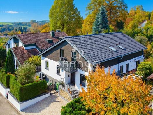 Einfamilienhaus zum Kauf 1.088.800 € 10 Zimmer 208,6 m² 554 m² Grundstück frei ab 20.05.2026 Lappersdorf 93138