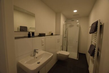 Wohnung zur Miete 700 € 2 Zimmer 72 m² frei ab sofort Fleher Str. 200 Flehe Düsseldorf 40223