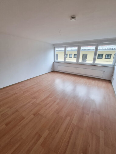 Wohnung zur Miete 320 € 1 Zimmer 40,6 m² 1. Geschoss Innenstadt Coburg 96450