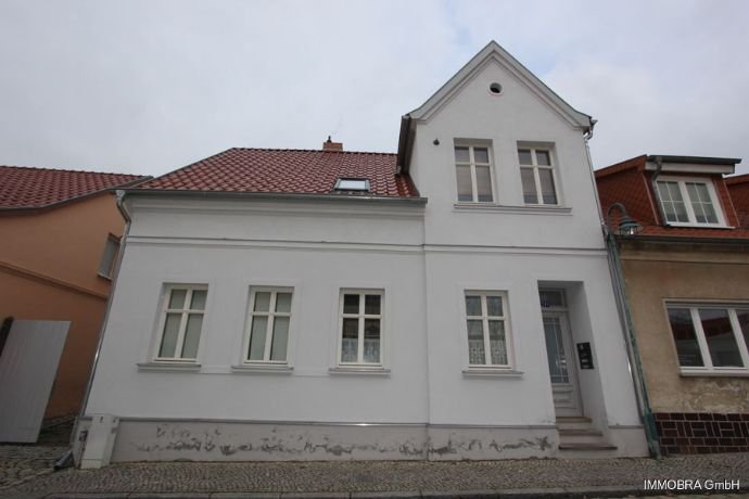 Mehrfamilienhaus zum Kauf 375.000 € 6 Zimmer 186 m²<br/>Wohnfläche 258 m²<br/>Grundstück Ziesar Ziesar 14793