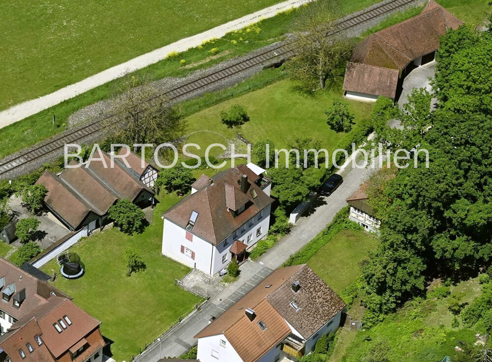 Mehrfamilienhaus zum Kauf 775.000 € 8 Zimmer 220 m²<br/>Wohnfläche 2.650 m²<br/>Grundstück Ebermannstadt Ebermannstadt 91320