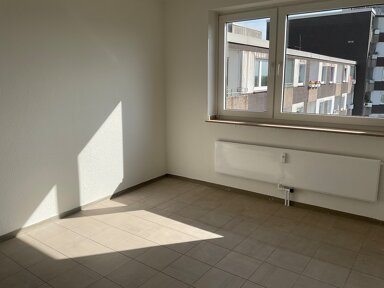 Wohnung zur Miete nur mit Wohnberechtigungsschein 389 € 3 Zimmer 78,4 m² 5. Geschoss frei ab sofort Gartenstraße 160 Neumühl Duisburg 47167