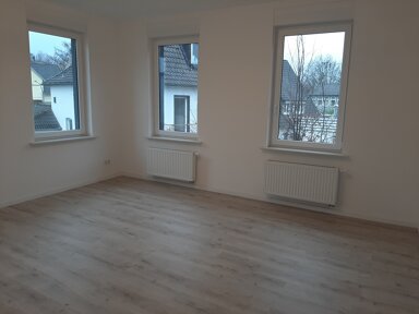 Studio zur Miete 700 € 3 Zimmer 76,7 m² 1. Geschoss Schötmar Bad Salzuflen 32108