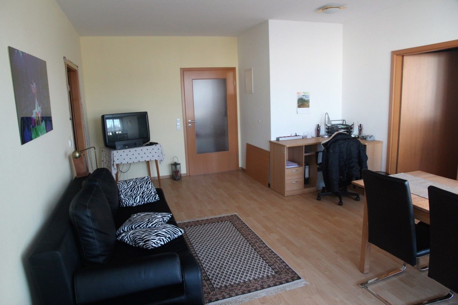 Wohnung zur Miete Wohnen auf Zeit 1.200 € 2,5 Zimmer 65 m²<br/>Wohnfläche 01.05.2025<br/>Verfügbarkeit Muckensturm Stuttgart-Bad Cannstatt 70374