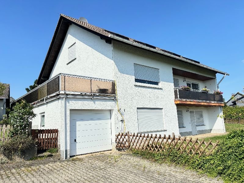 Mehrfamilienhaus zum Kauf provisionsfrei 299.000 € 10 Zimmer 281 m²<br/>Wohnfläche 993 m²<br/>Grundstück Ringstraße 1 Wallenrod Lauterbach 36341