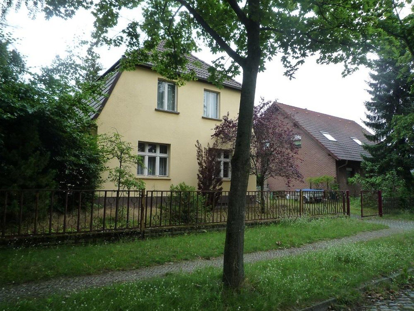 Einfamilienhaus zum Kauf Provisionsfrei 557.000 € 6 Zimmer 180 m²<br/>Wohnfläche 939 m²<br/>Grundstück Auerswaldstraße Altglienicke Berlin 12524