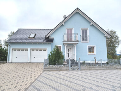 Mehrfamilienhaus zum Kauf 649.000 € 9 Zimmer 218,6 m² 800 m² Grundstück frei ab sofort Schwandorf Schwandorf 92421