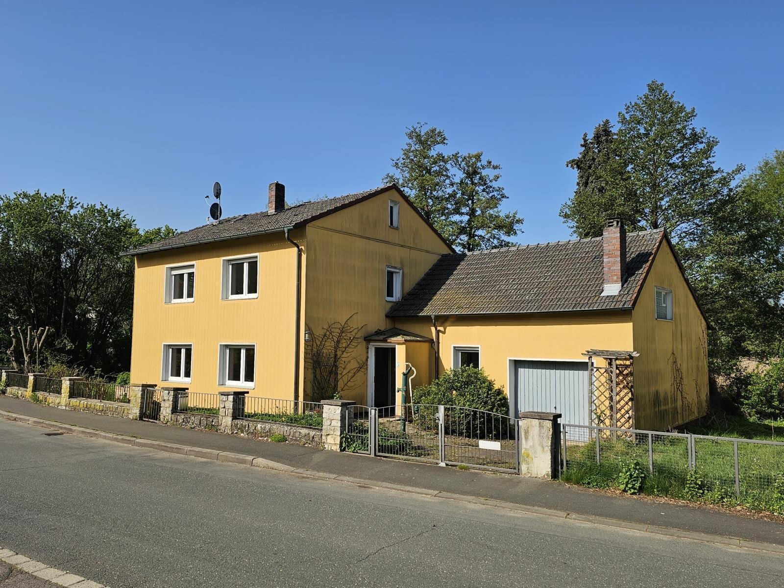 Einfamilienhaus zum Kauf 178.000 € 4 Zimmer 138 m²<br/>Wohnfläche 1.098 m²<br/>Grundstück Schney Lichtenfels 96215